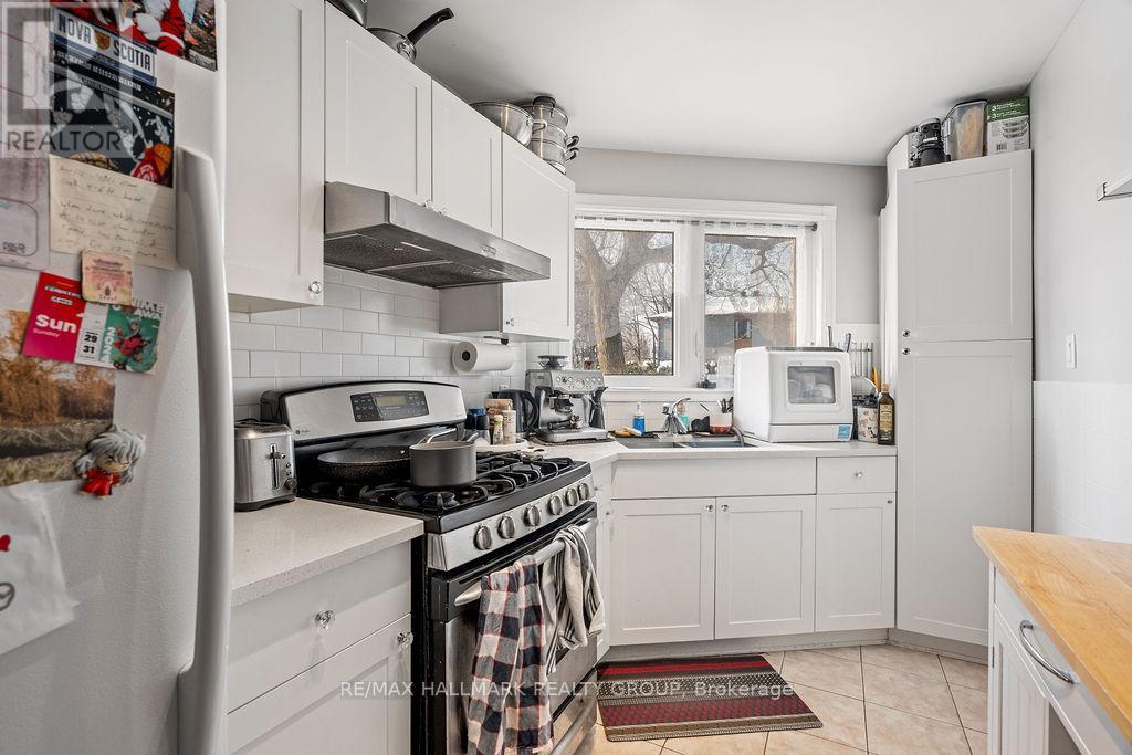 217 DOVERCOURT AVENUE — photo 23