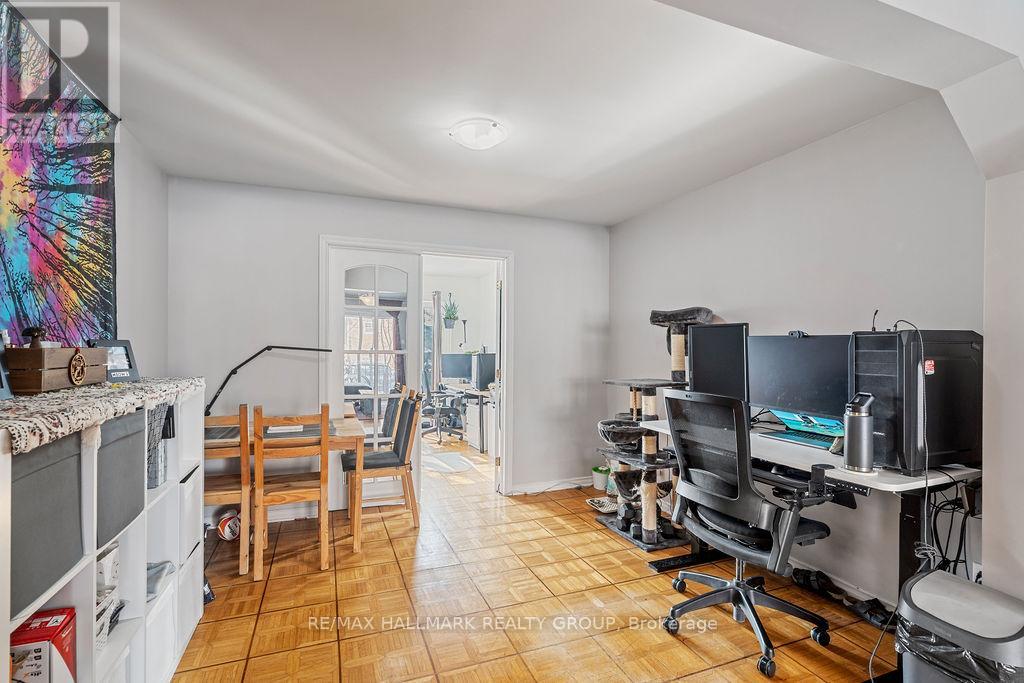 217 DOVERCOURT AVENUE - 24
