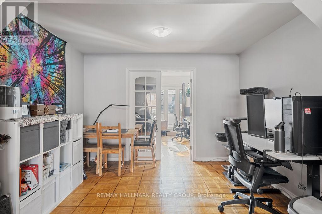 217 DOVERCOURT AVENUE — photo 25