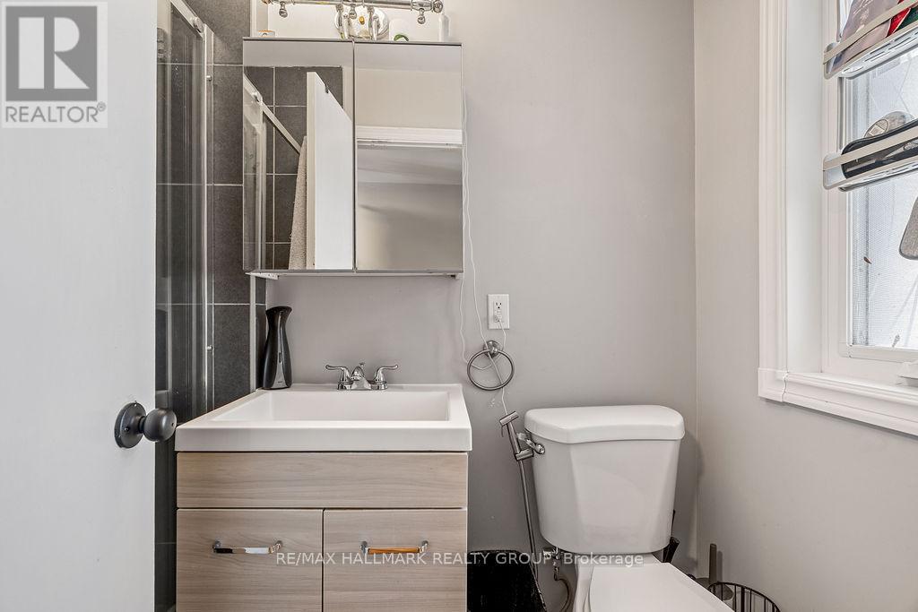 217 DOVERCOURT AVENUE - 36