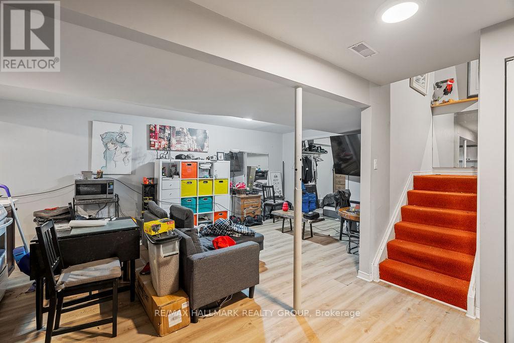 217 DOVERCOURT AVENUE — photo 38