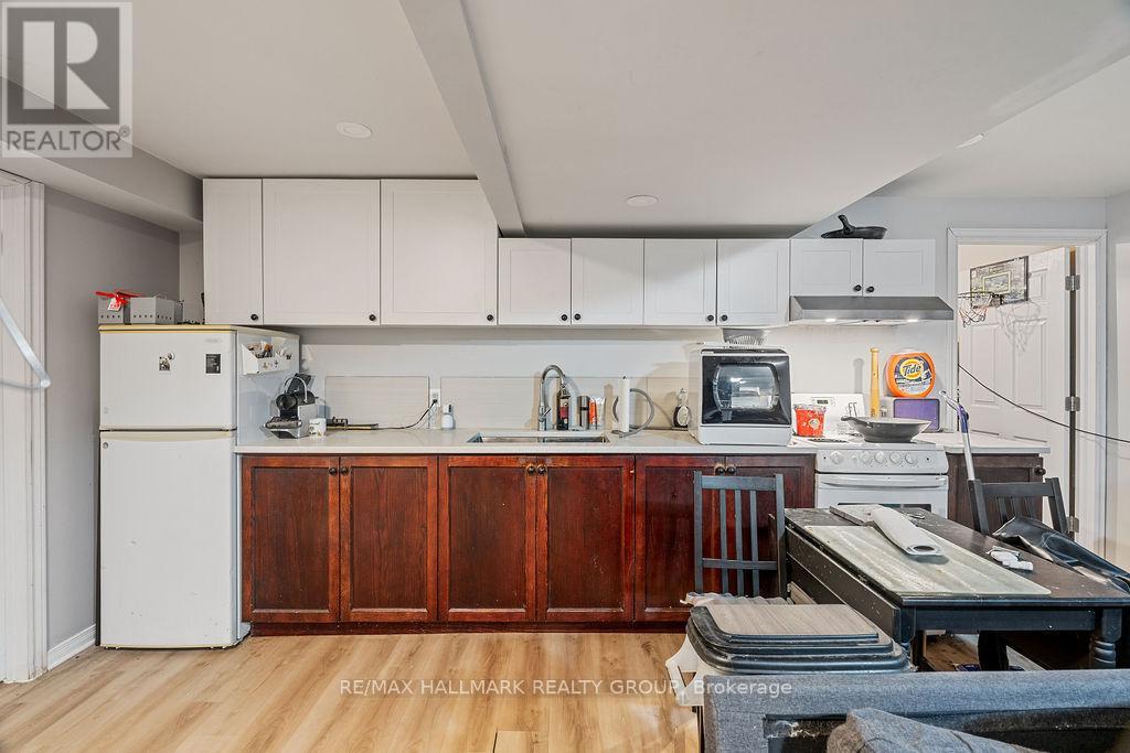 217 DOVERCOURT AVENUE - 39