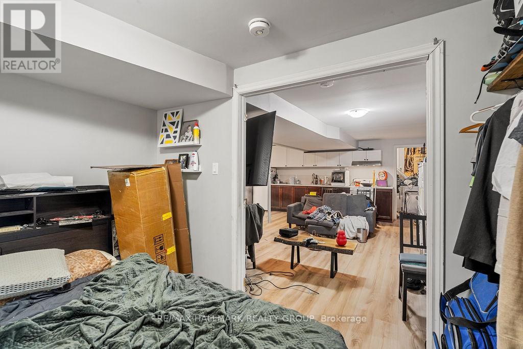 217 DOVERCOURT AVENUE — photo 42