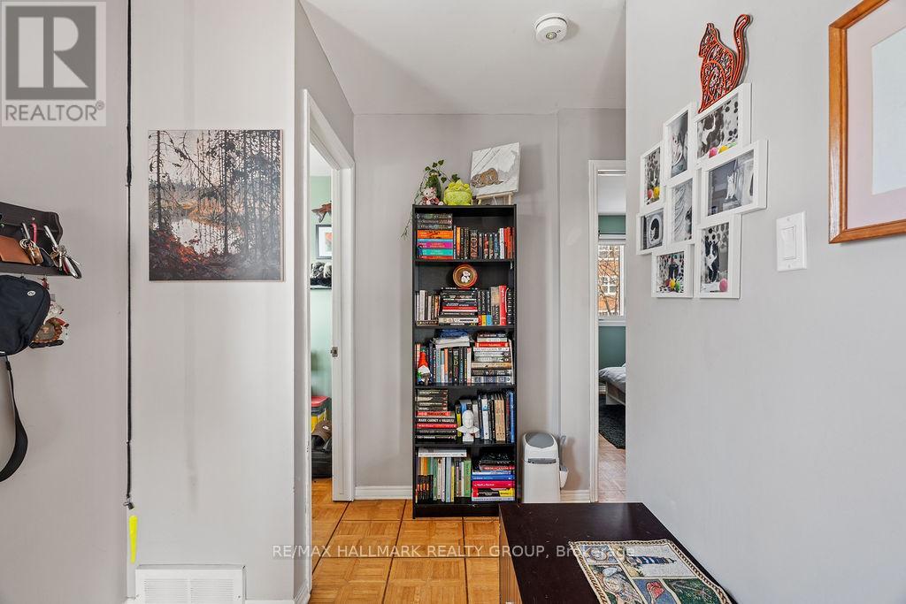 217 DOVERCOURT AVENUE — photo 7