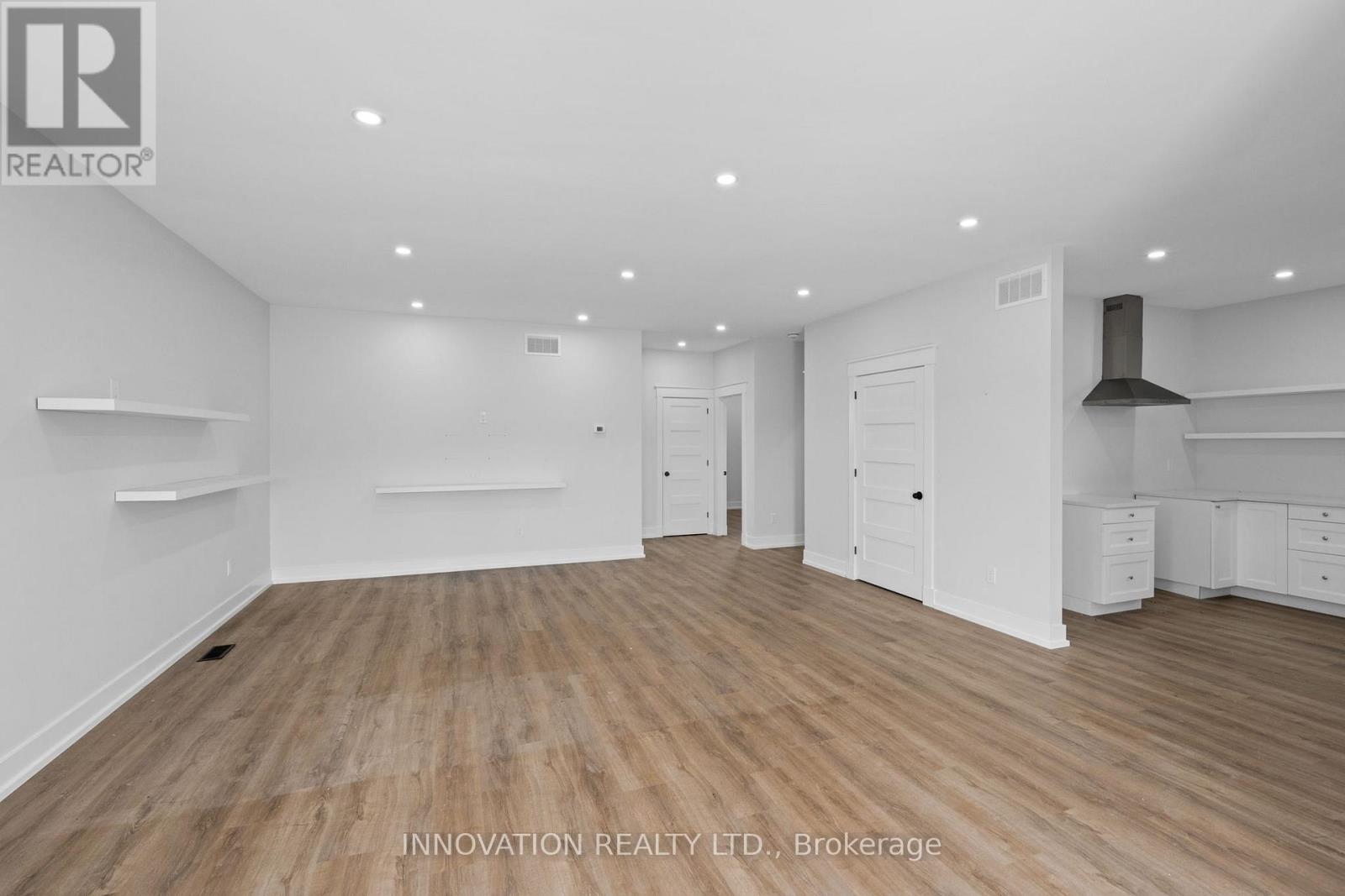 800 FORD ROAD - 23