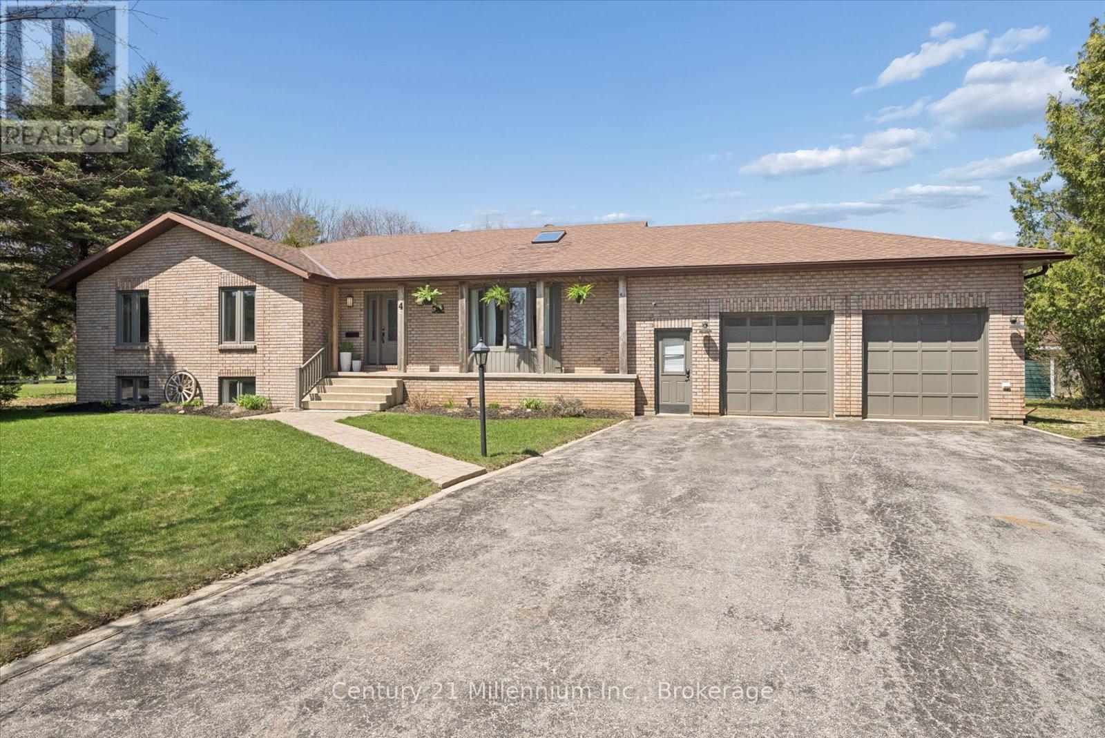 4 BLACKBURN AVENUE - 4