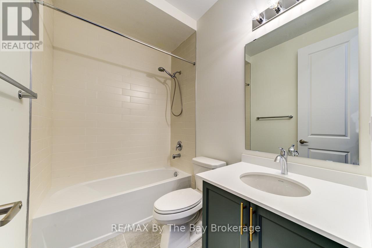 Main 4pc Bathroom