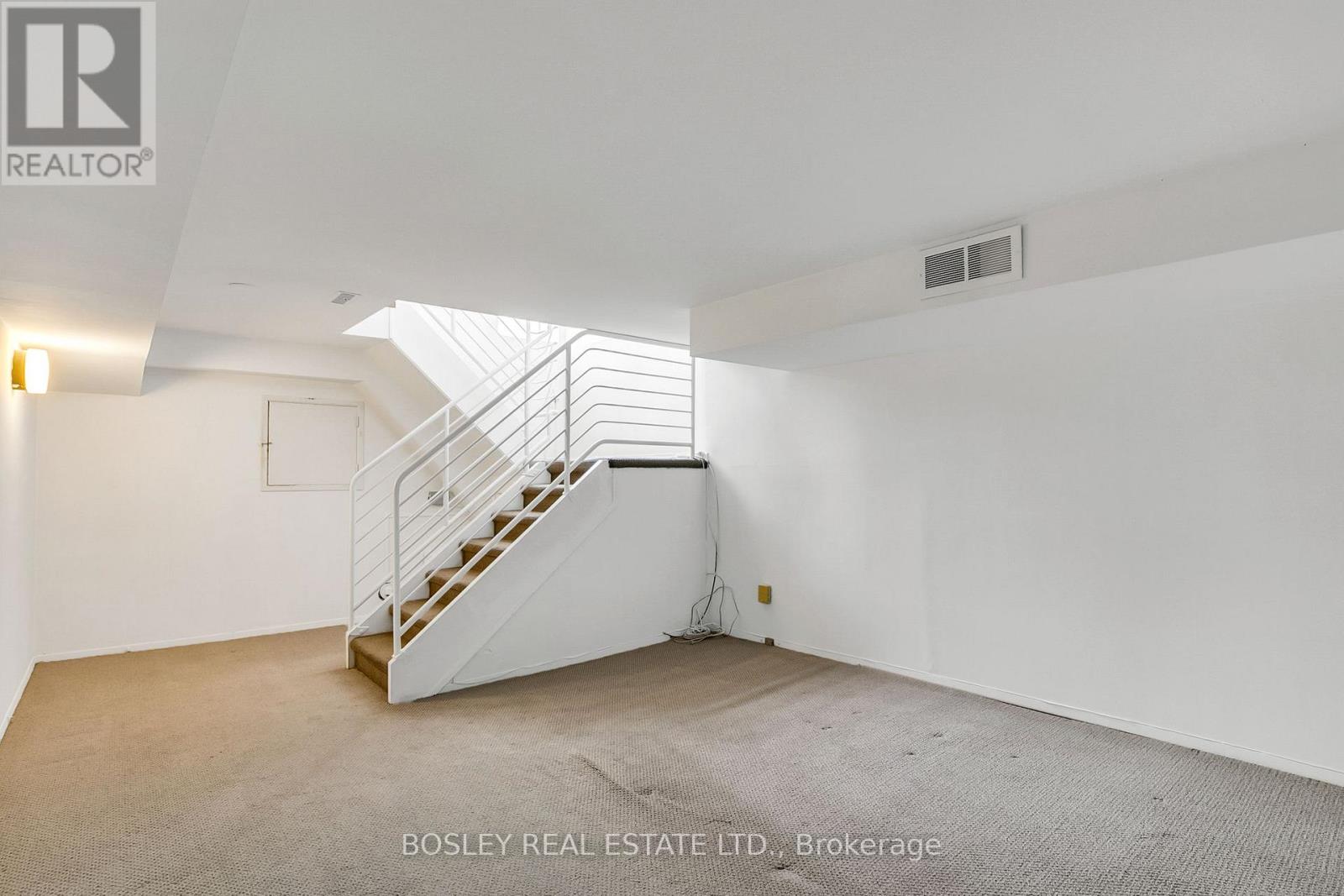 25 SALISBURY AVENUE - 38