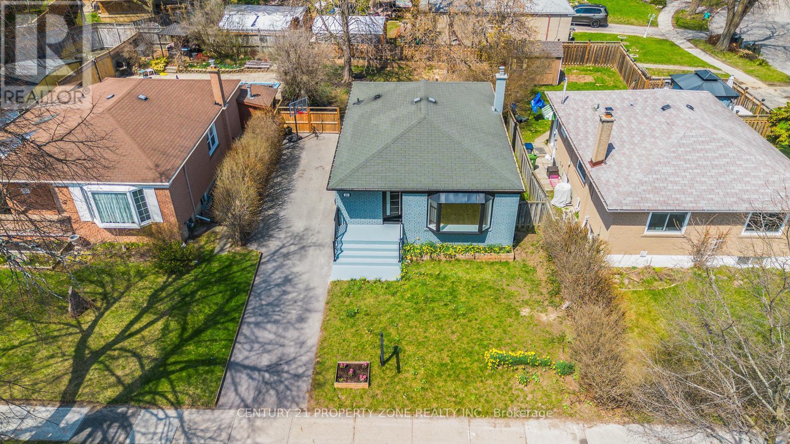 203 TOYNBEE TRAIL - 4