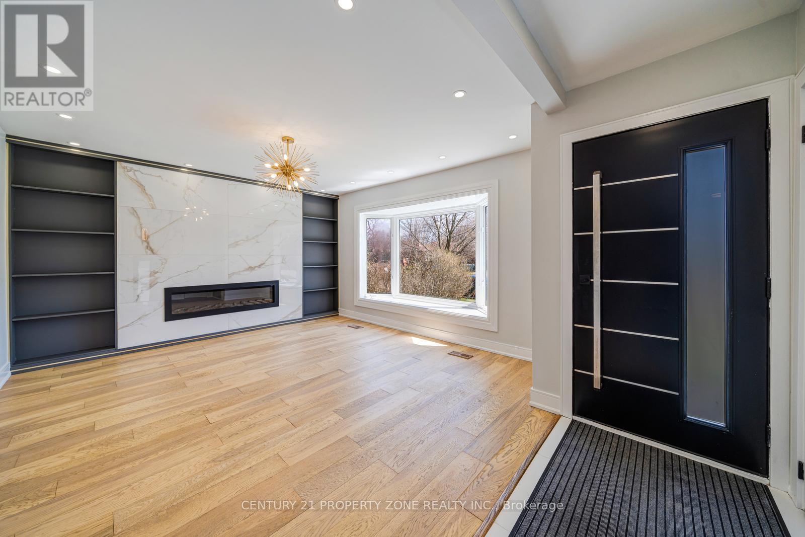 203 TOYNBEE TRAIL - 8