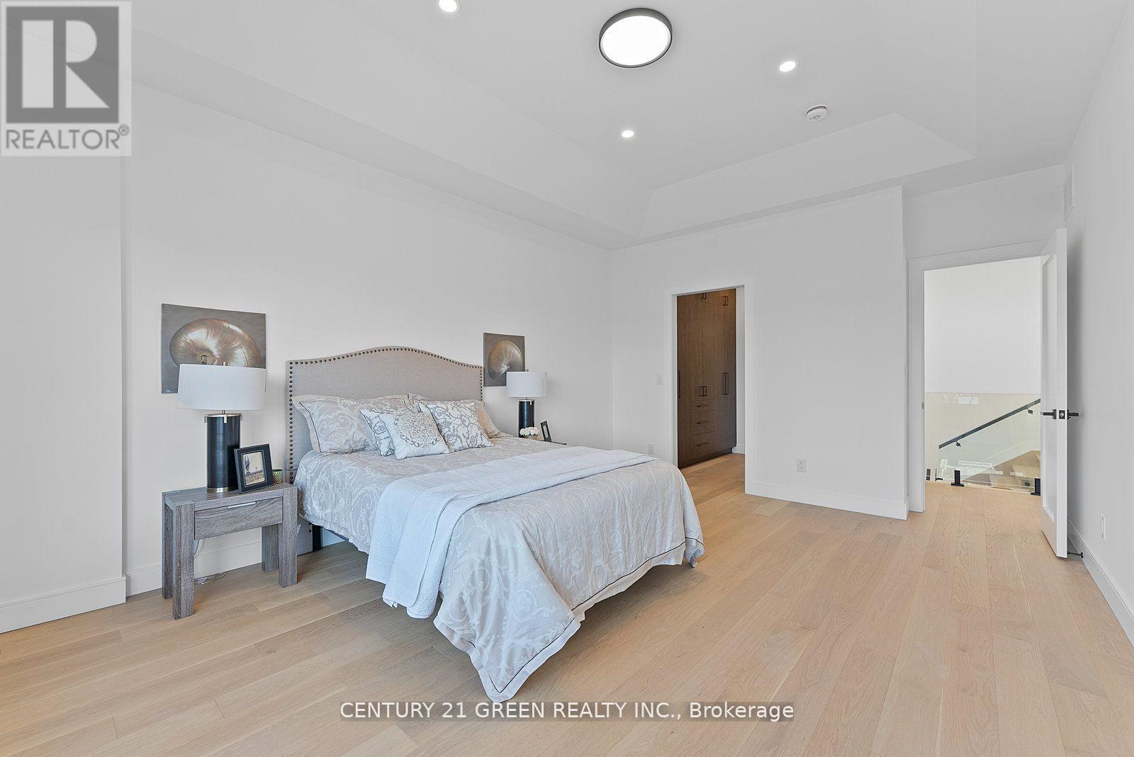 67 BEXHILL AVENUE — photo 25