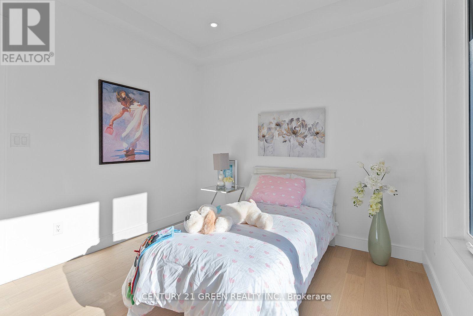 67 BEXHILL AVENUE - 28