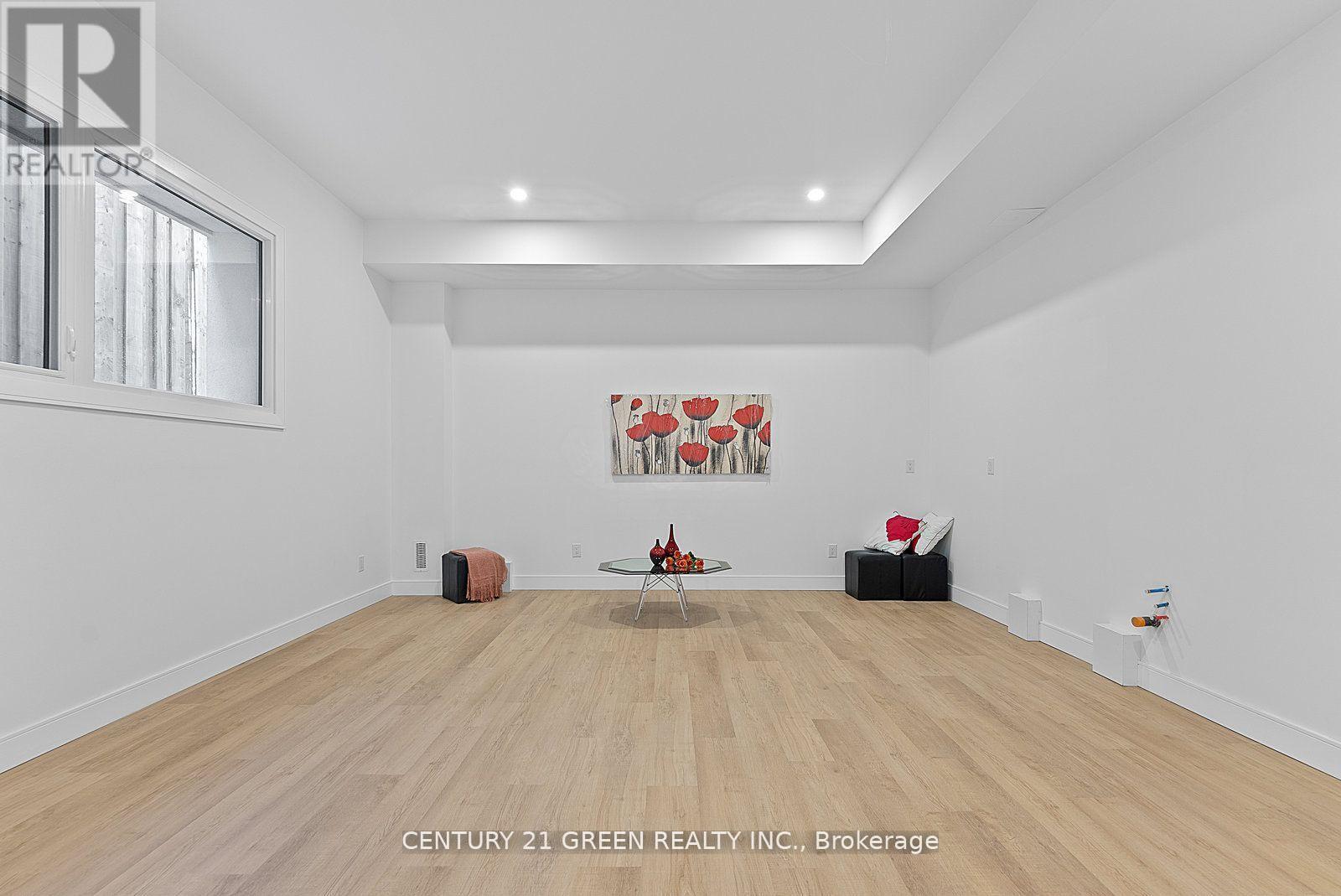 67 BEXHILL AVENUE - 32