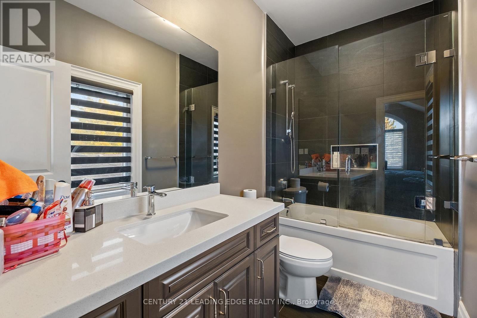 12 JONQUIL CRESCENT - 28