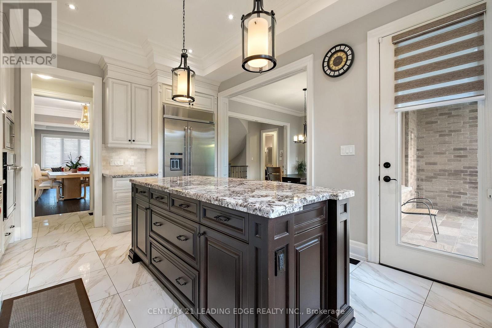 12 JONQUIL CRESCENT - 9
