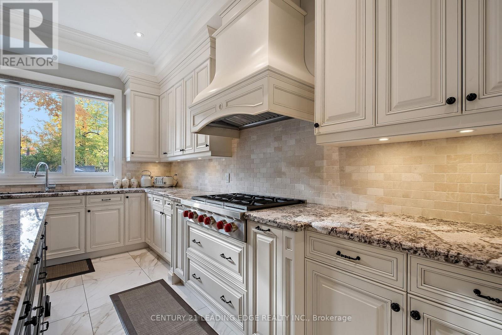 12 JONQUIL CRESCENT - 18