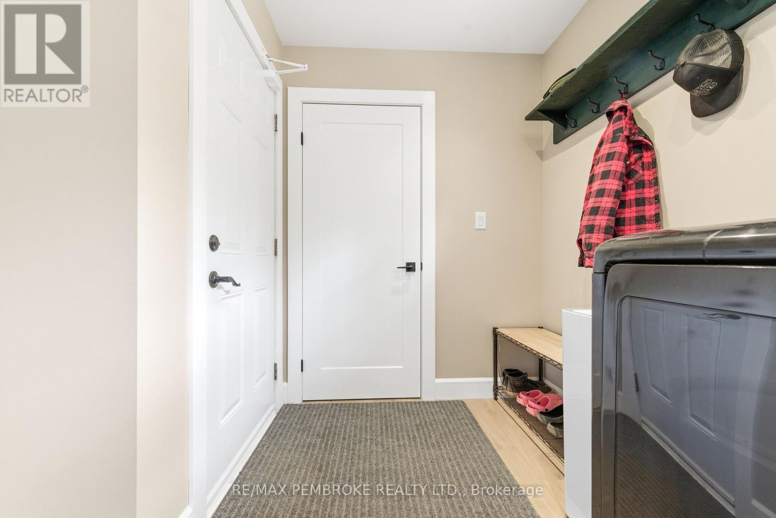 41948A COMBERMERE ROAD - 30