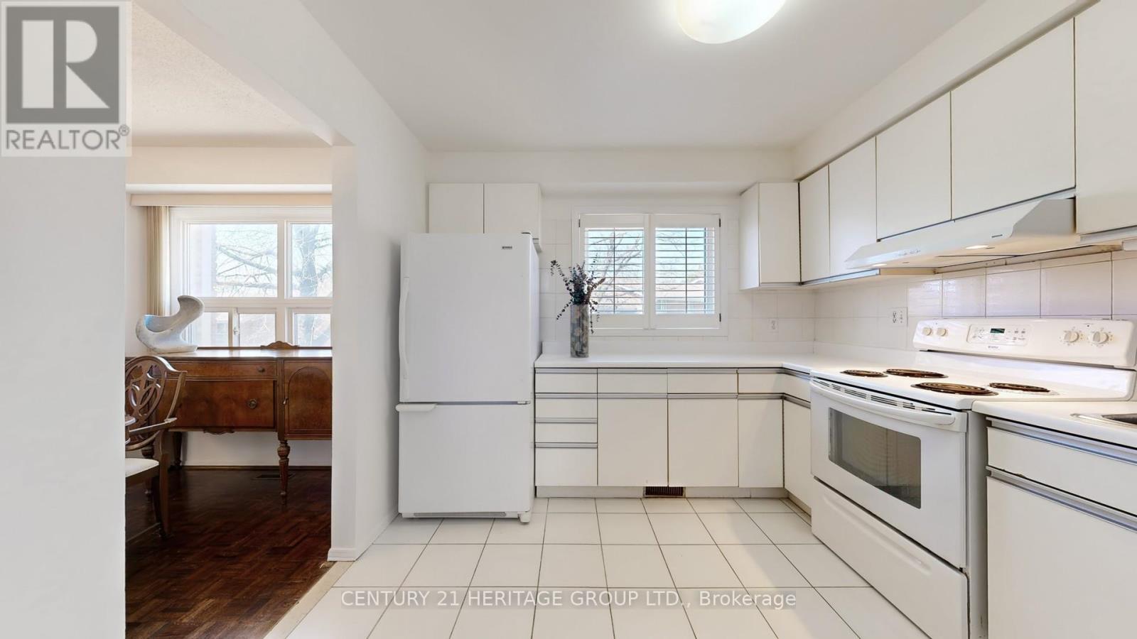 14 DUNKELD WAY - 14