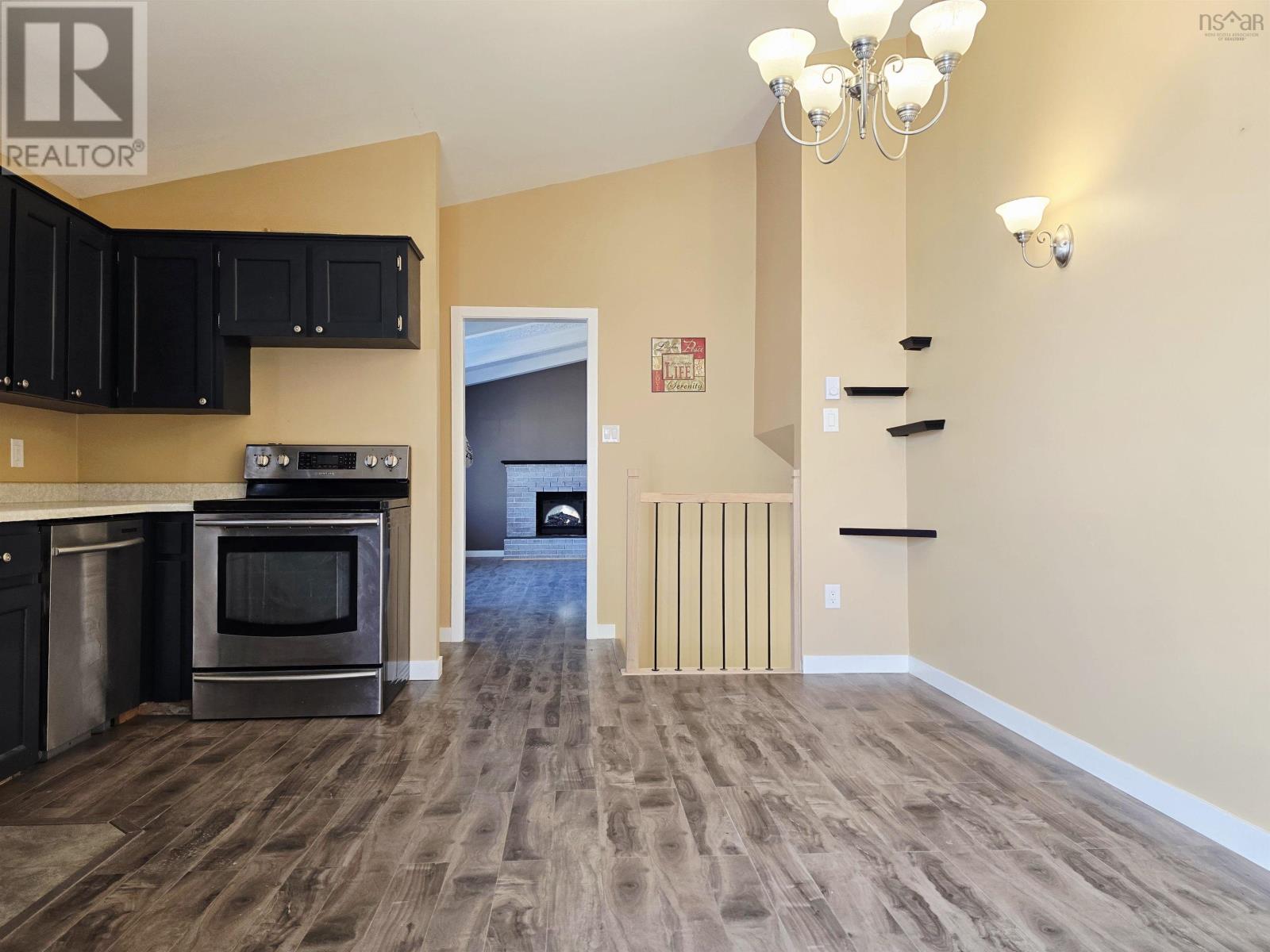 Property 8 of 22 of 34 Sixth Street