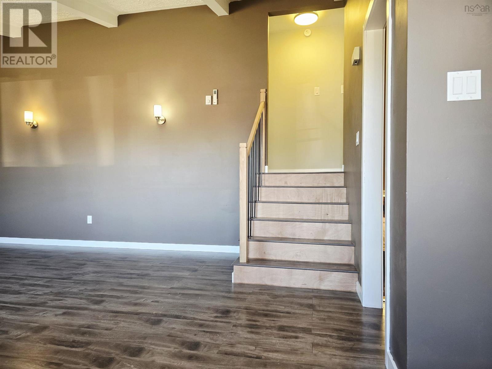 Property 5 of 22 of 34 Sixth Street