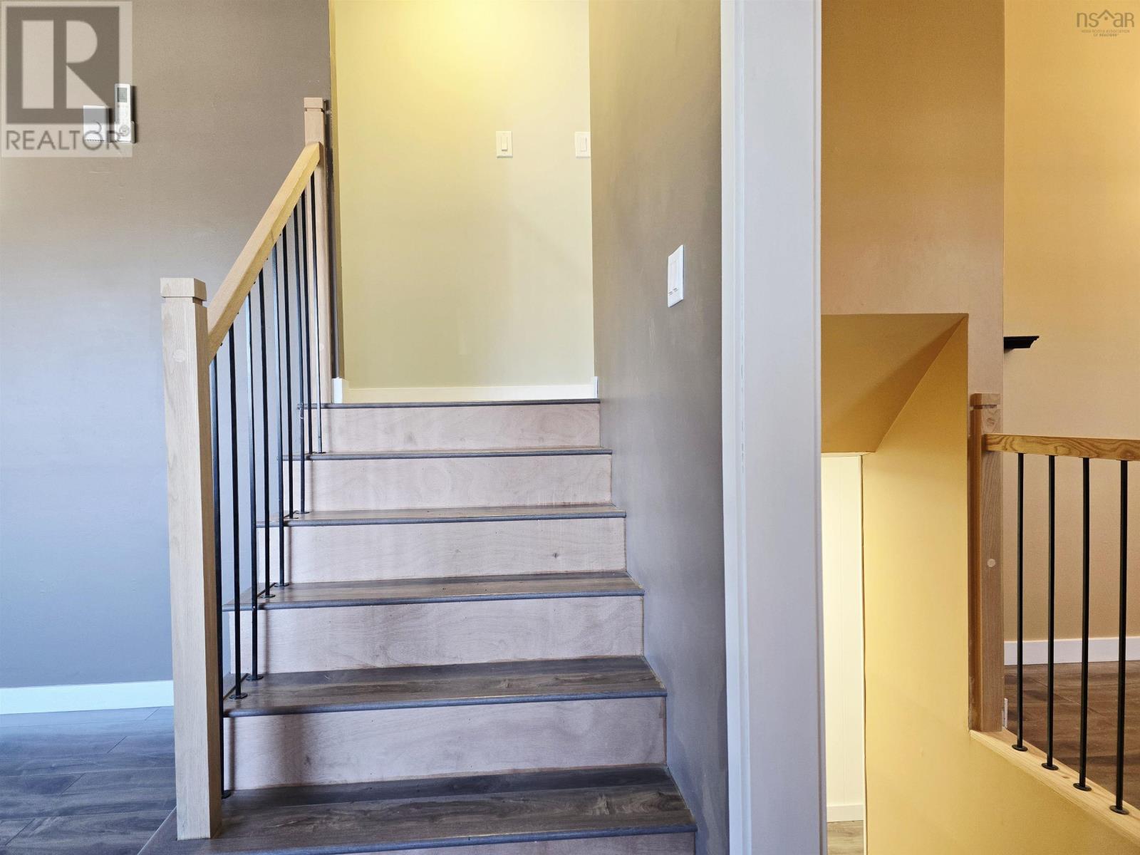 Property 9 of 22 of 34 Sixth Street