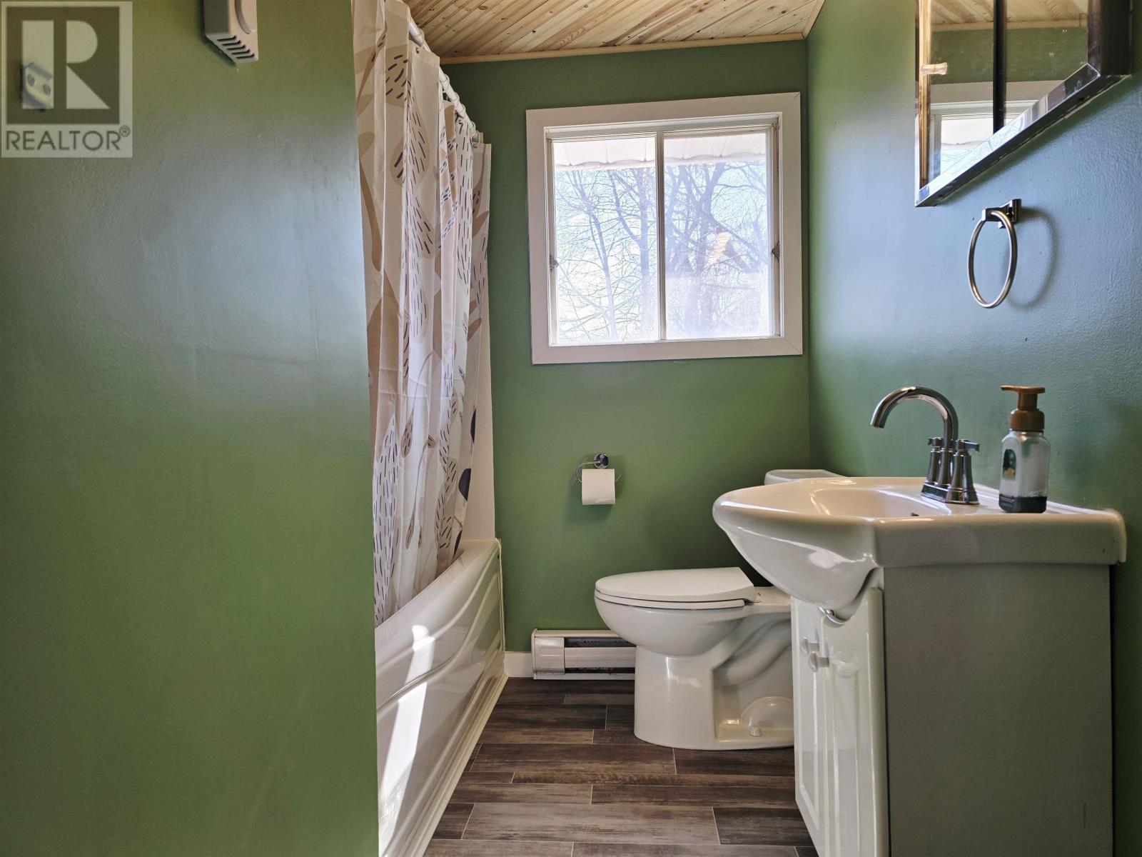 Property 13 of 22 of 34 Sixth Street