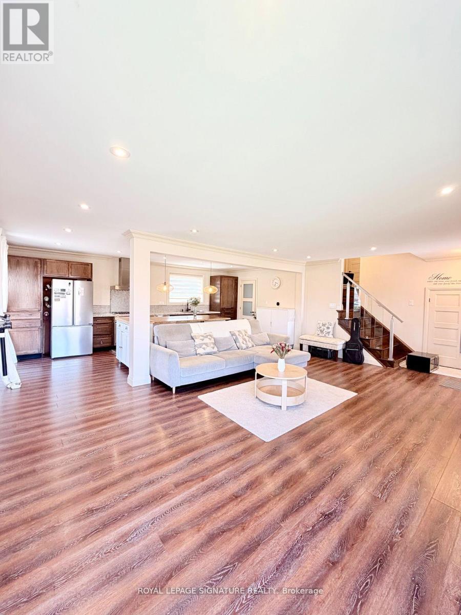 2263 HARCOURT CRESCENT - 8
