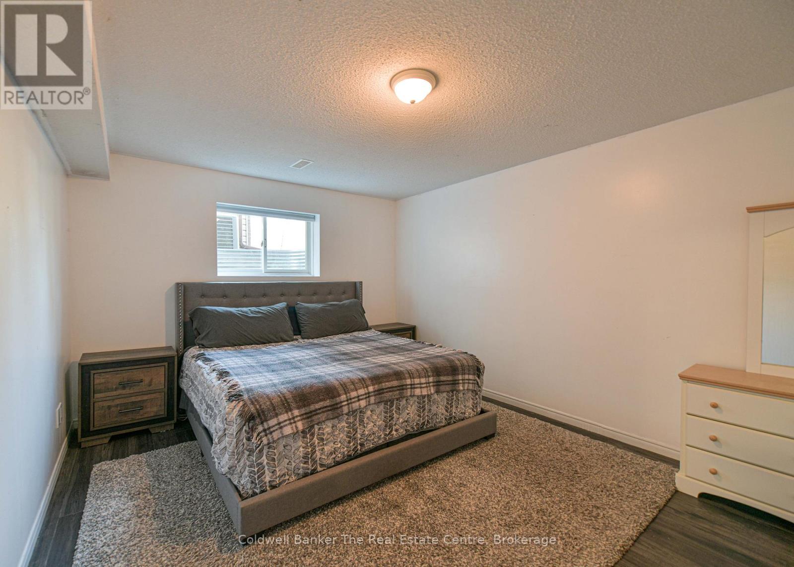 355 LOUISE STREET - 27
