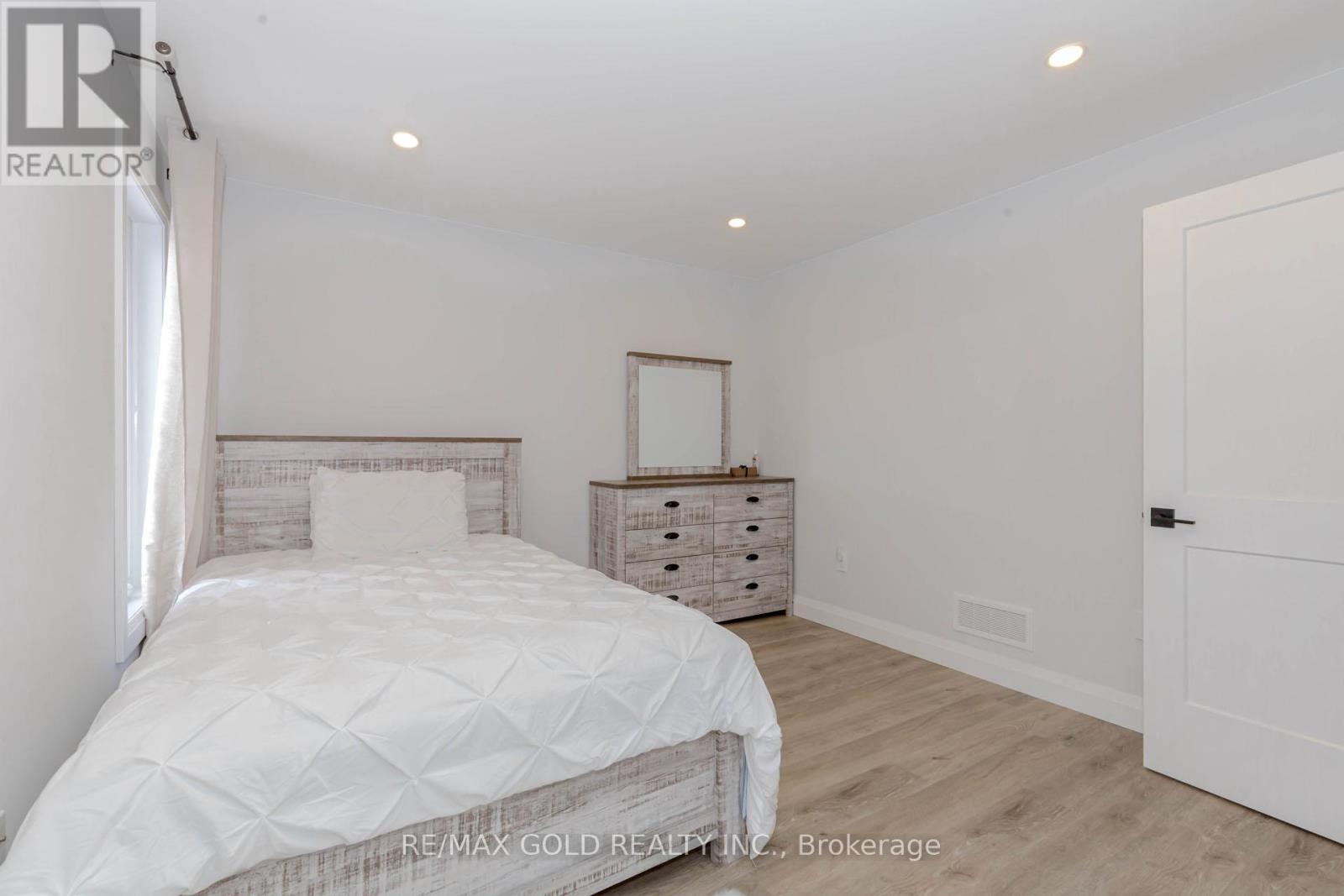 45 VICTORIA WAY — photo 24