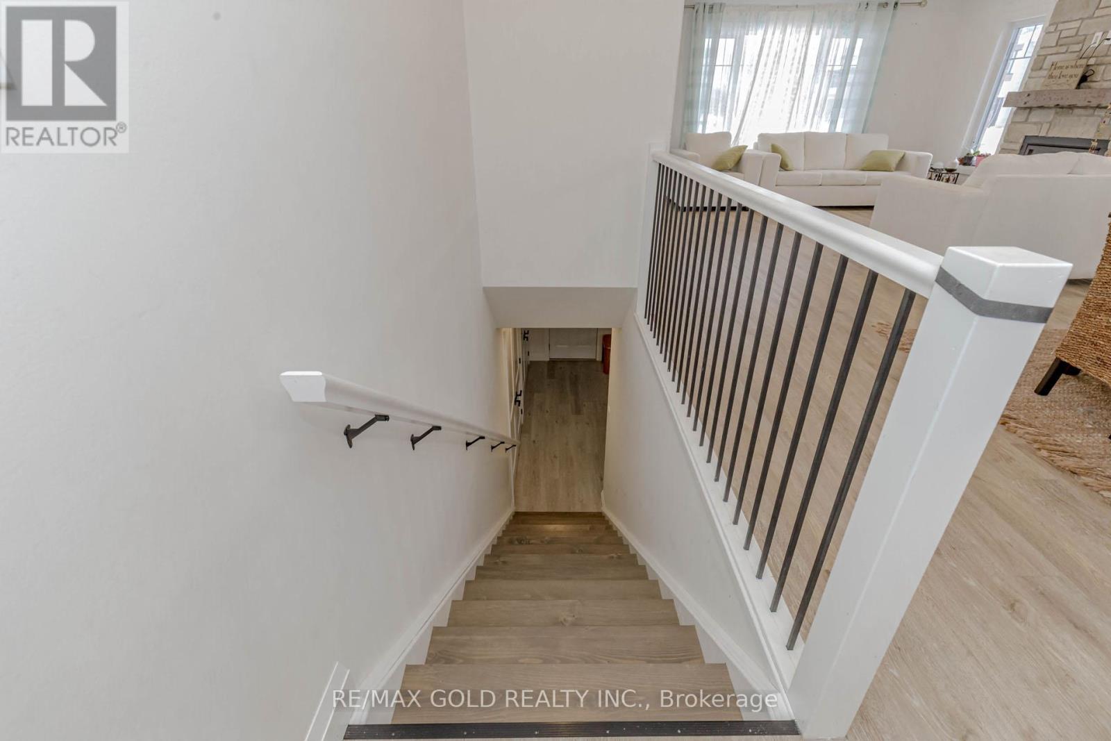 45 VICTORIA WAY — photo 33