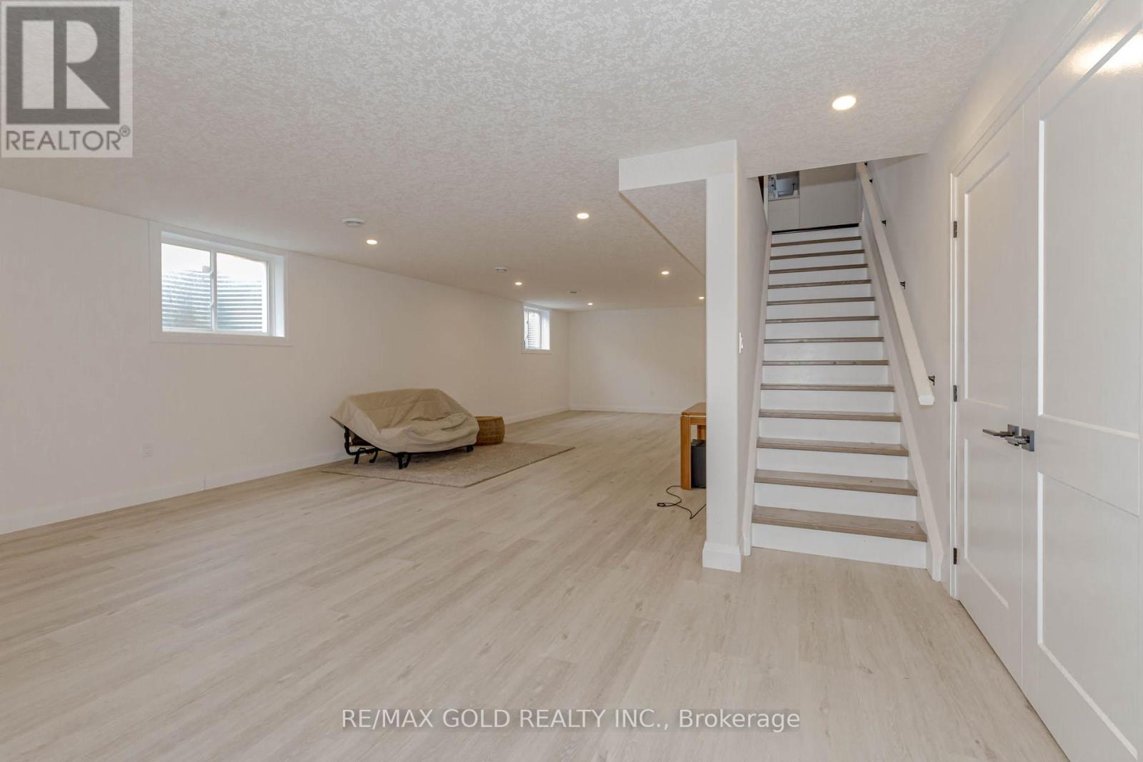 45 VICTORIA WAY — photo 34