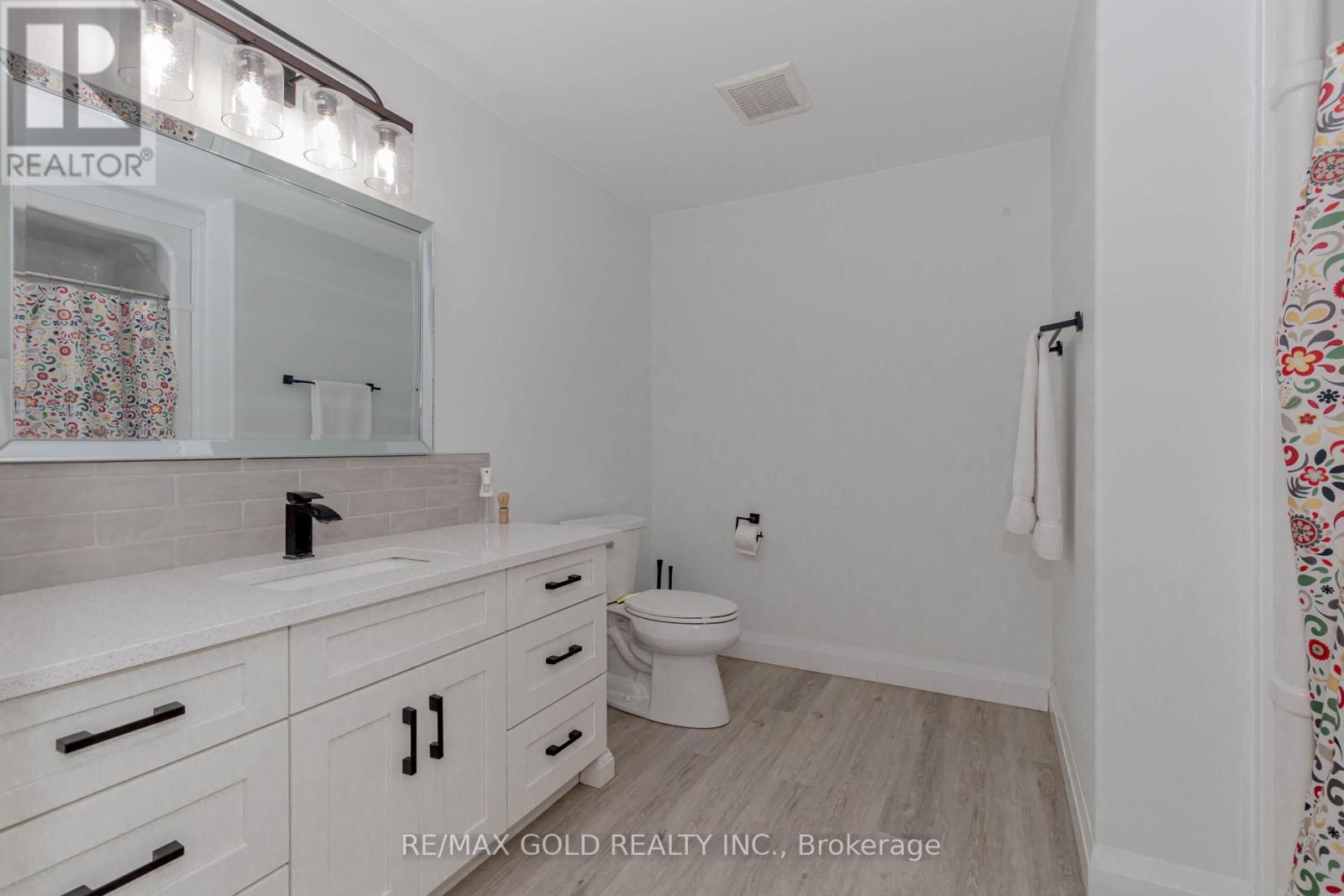 45 VICTORIA WAY — photo 41