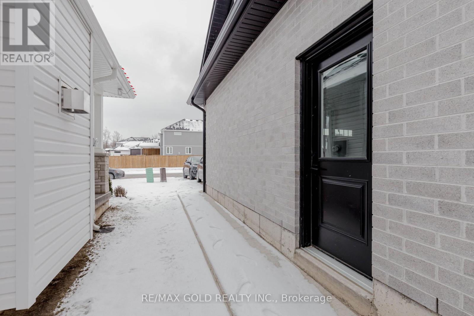 45 VICTORIA WAY — photo 46
