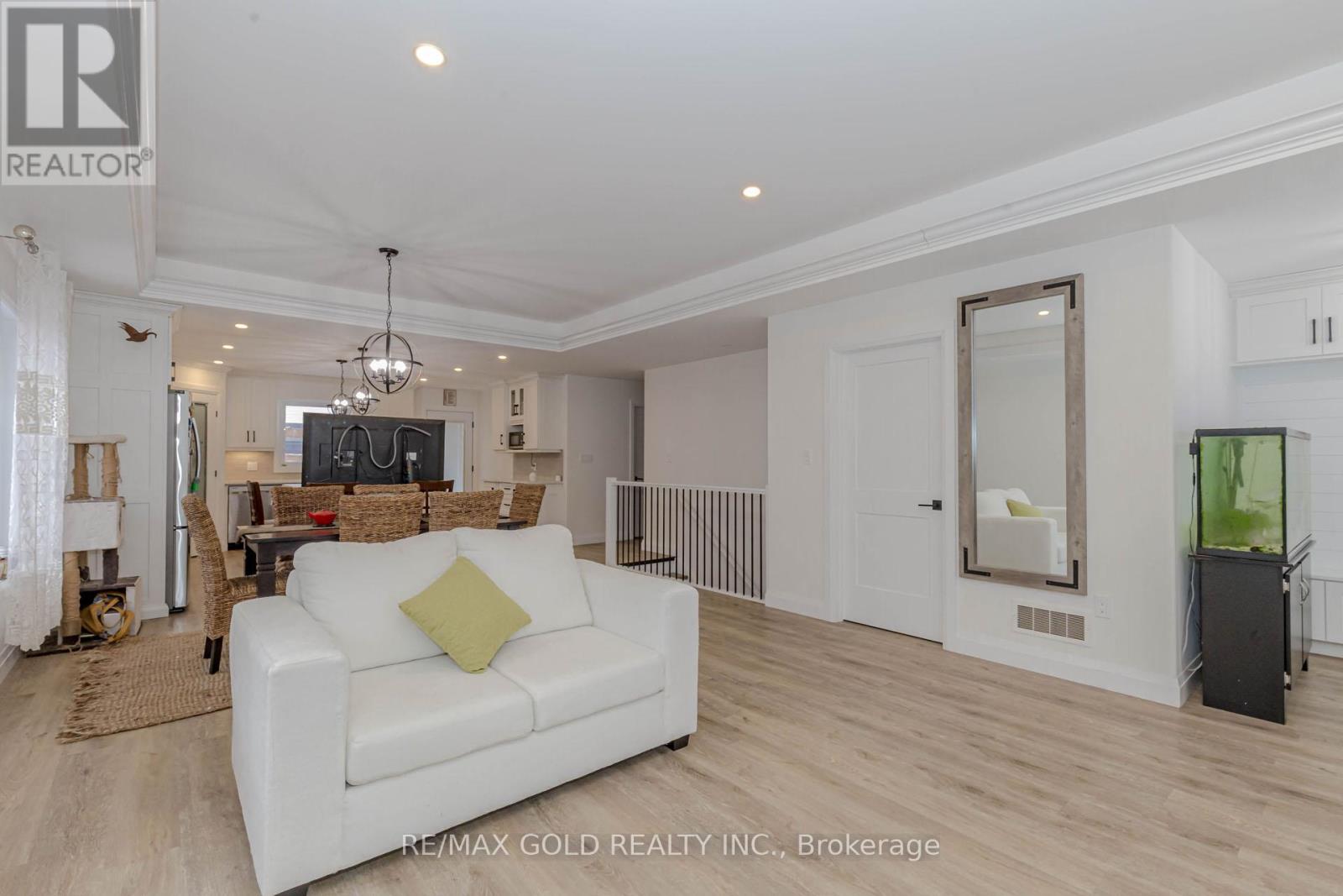 45 VICTORIA WAY — photo 8