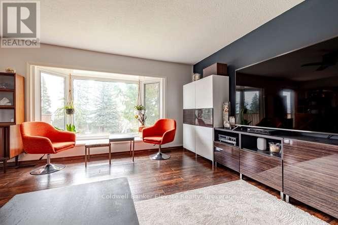 150 MACINTOSH DRIVE - 17