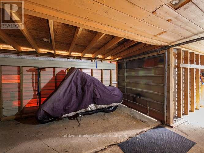 150 MACINTOSH DRIVE - 47