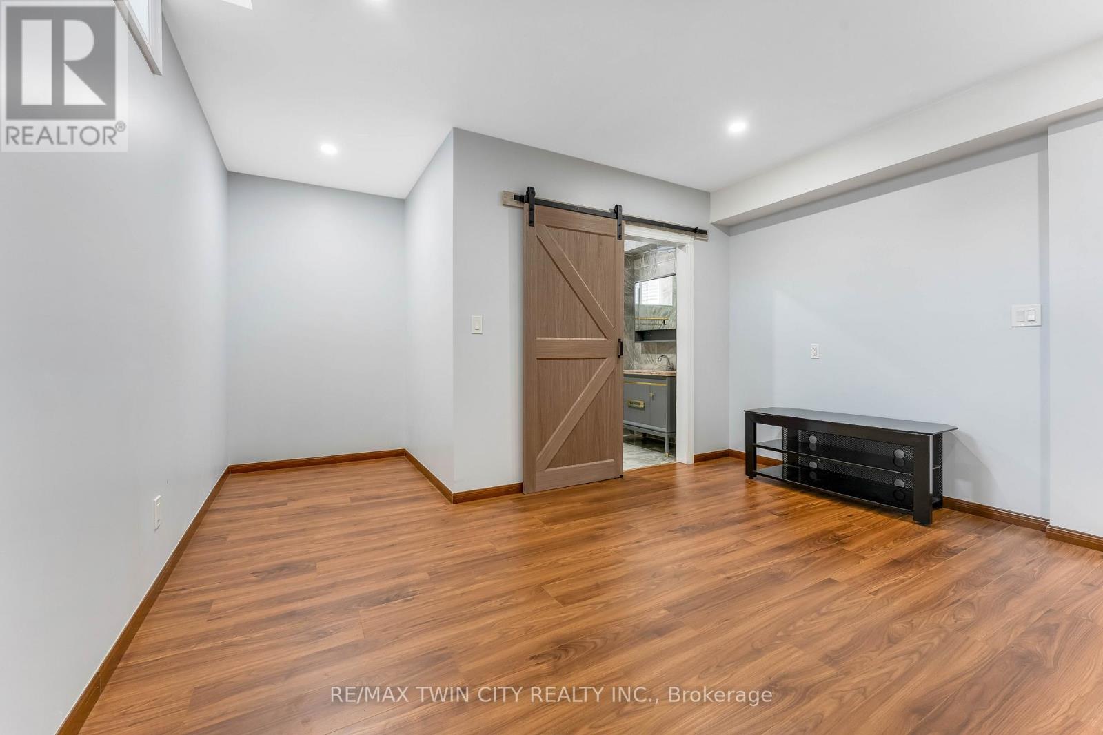 145 REDTAIL STREET — photo 37