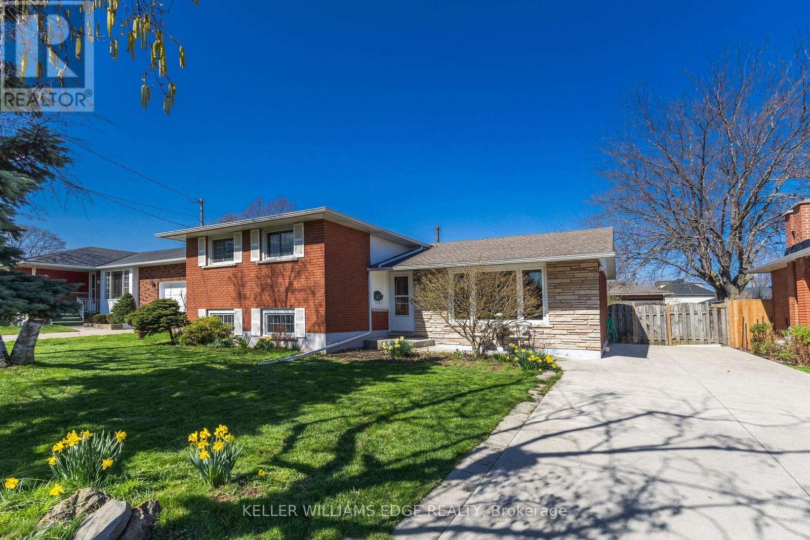 156 LAKESIDE DRIVE - 3