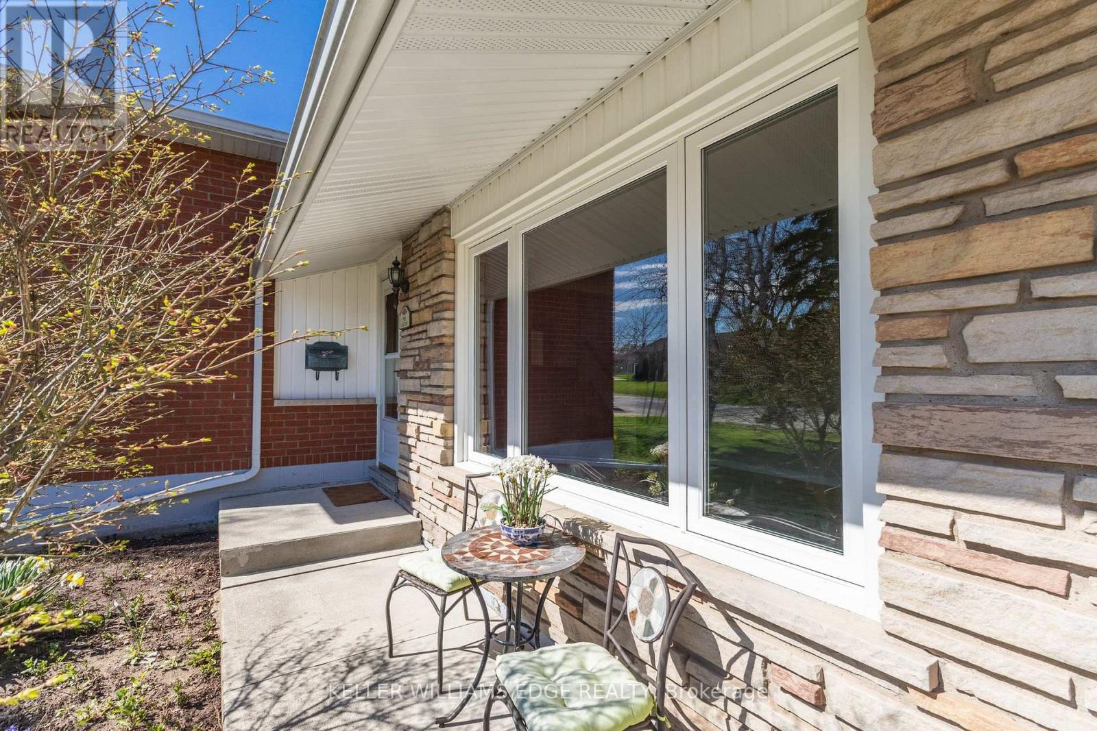 156 LAKESIDE DRIVE - 5