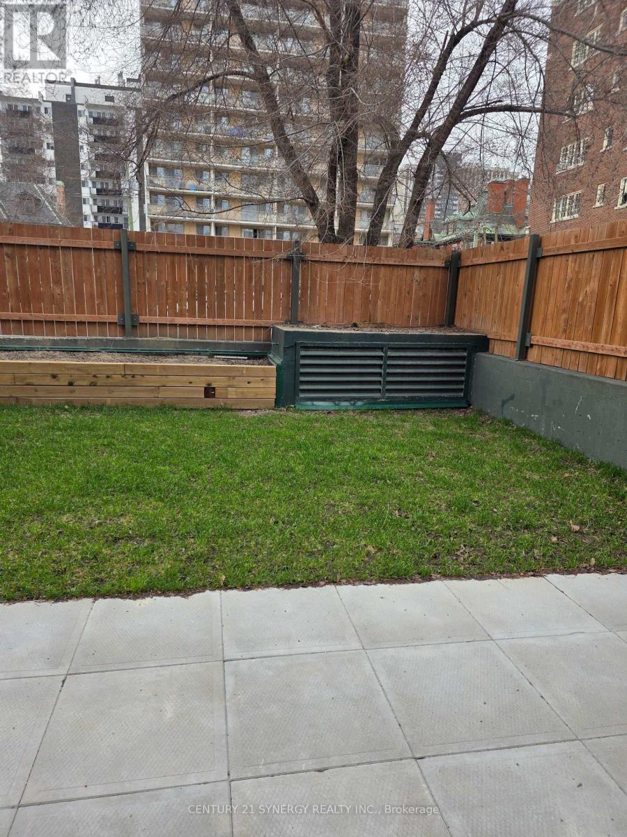 #104 295 GILMOUR STREET - 36