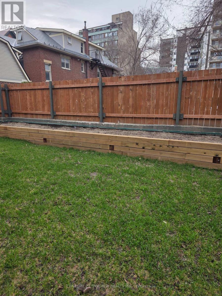 #104 295 GILMOUR STREET - 39