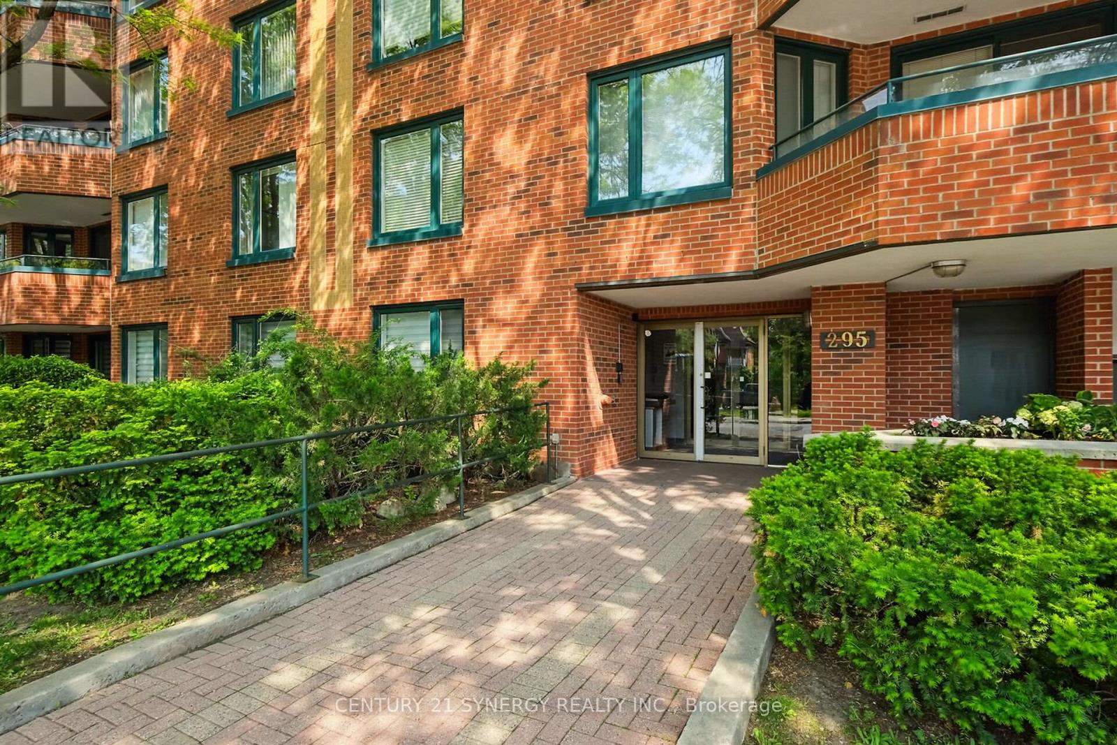 #104 295 GILMOUR STREET - 1