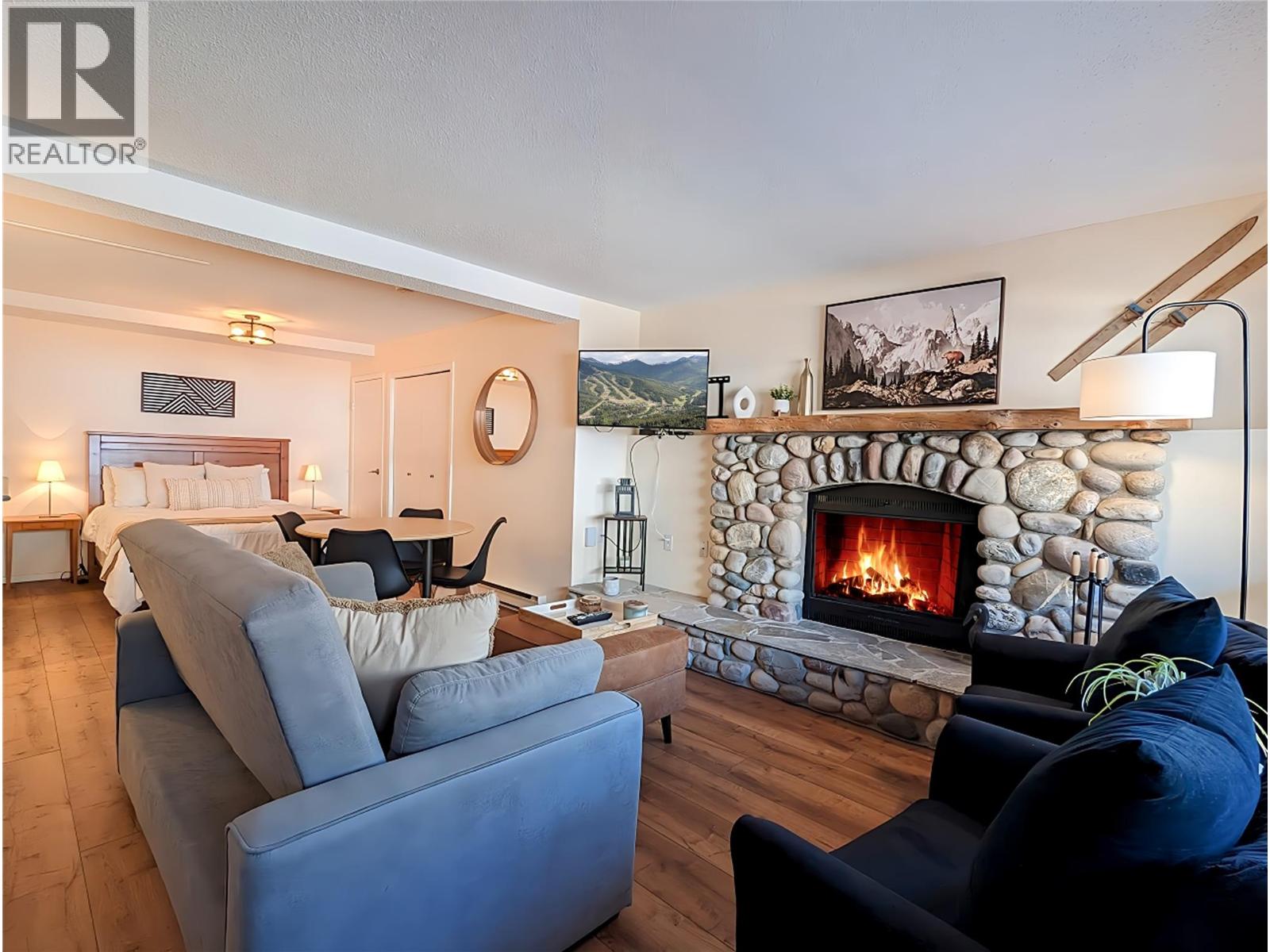 #806 2030 Panorama Drive - Image 2