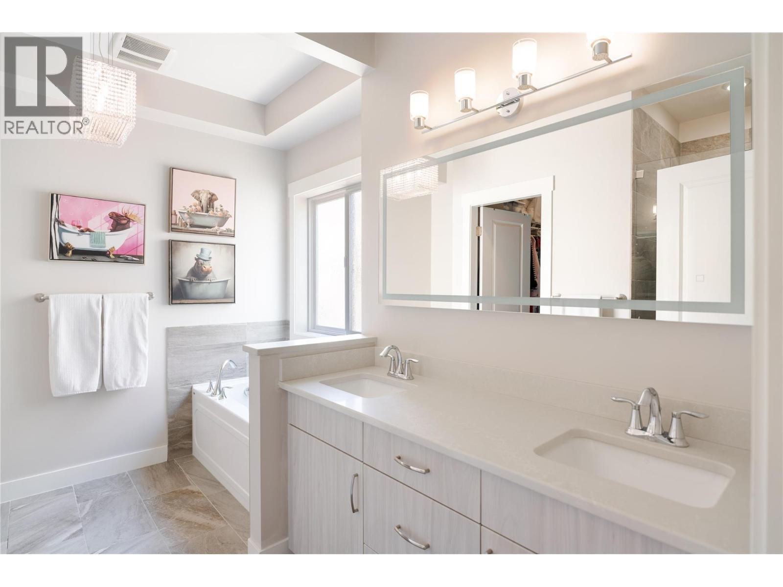  1431 Roseridge Court, West Kelowna