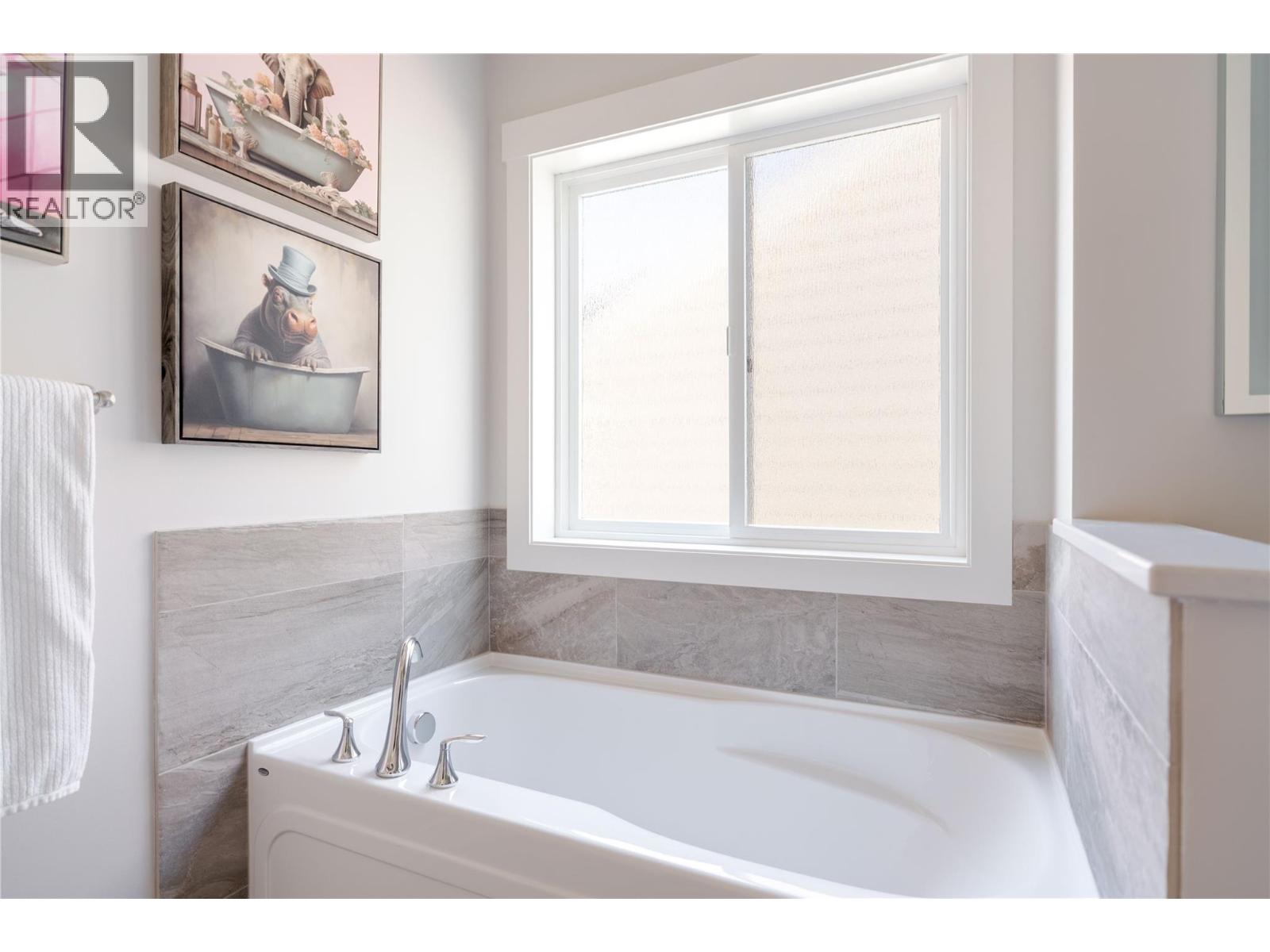  1431 Roseridge Court, West Kelowna