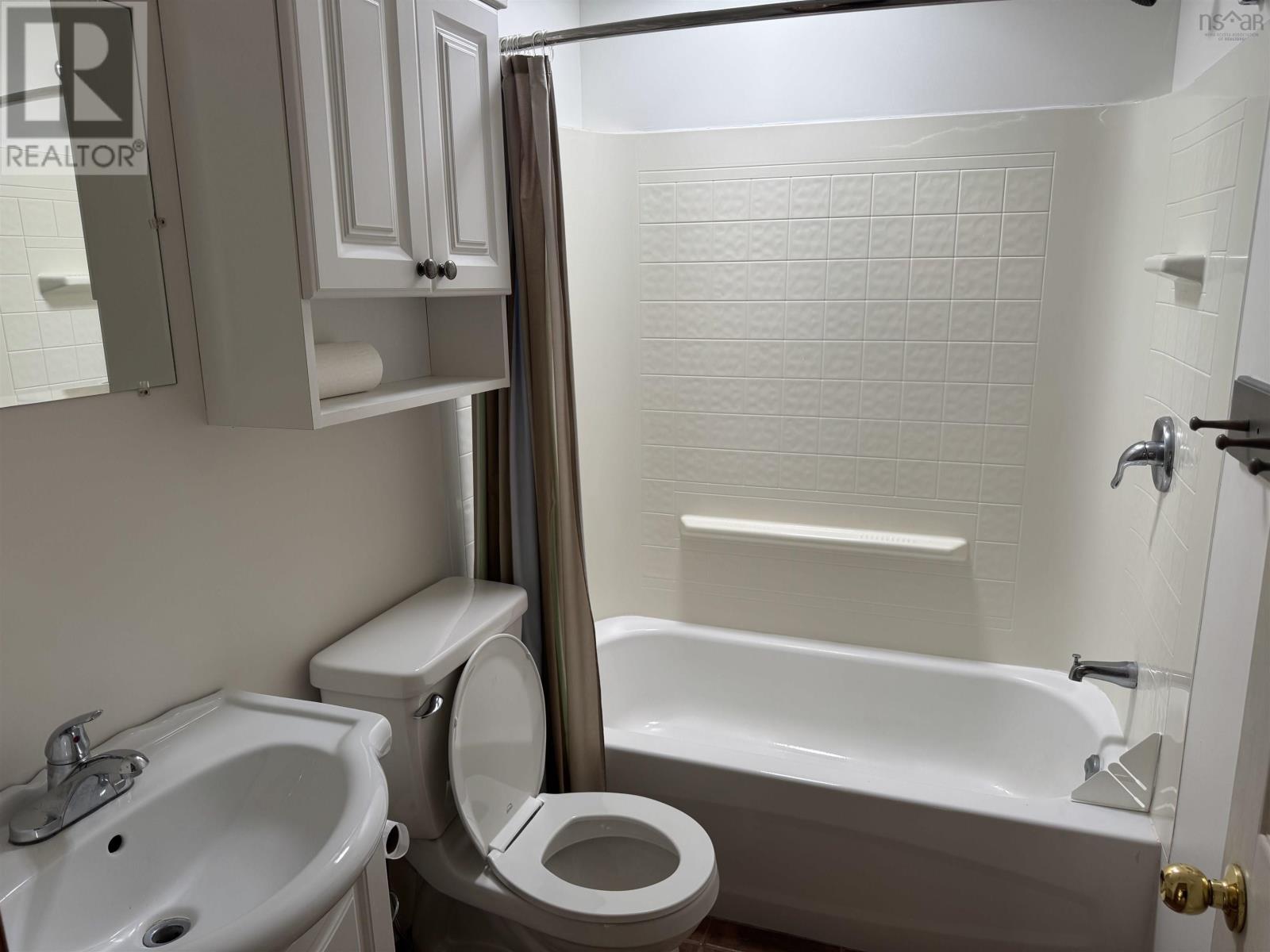 Property 16 of 32 of 314 Chalet Drive