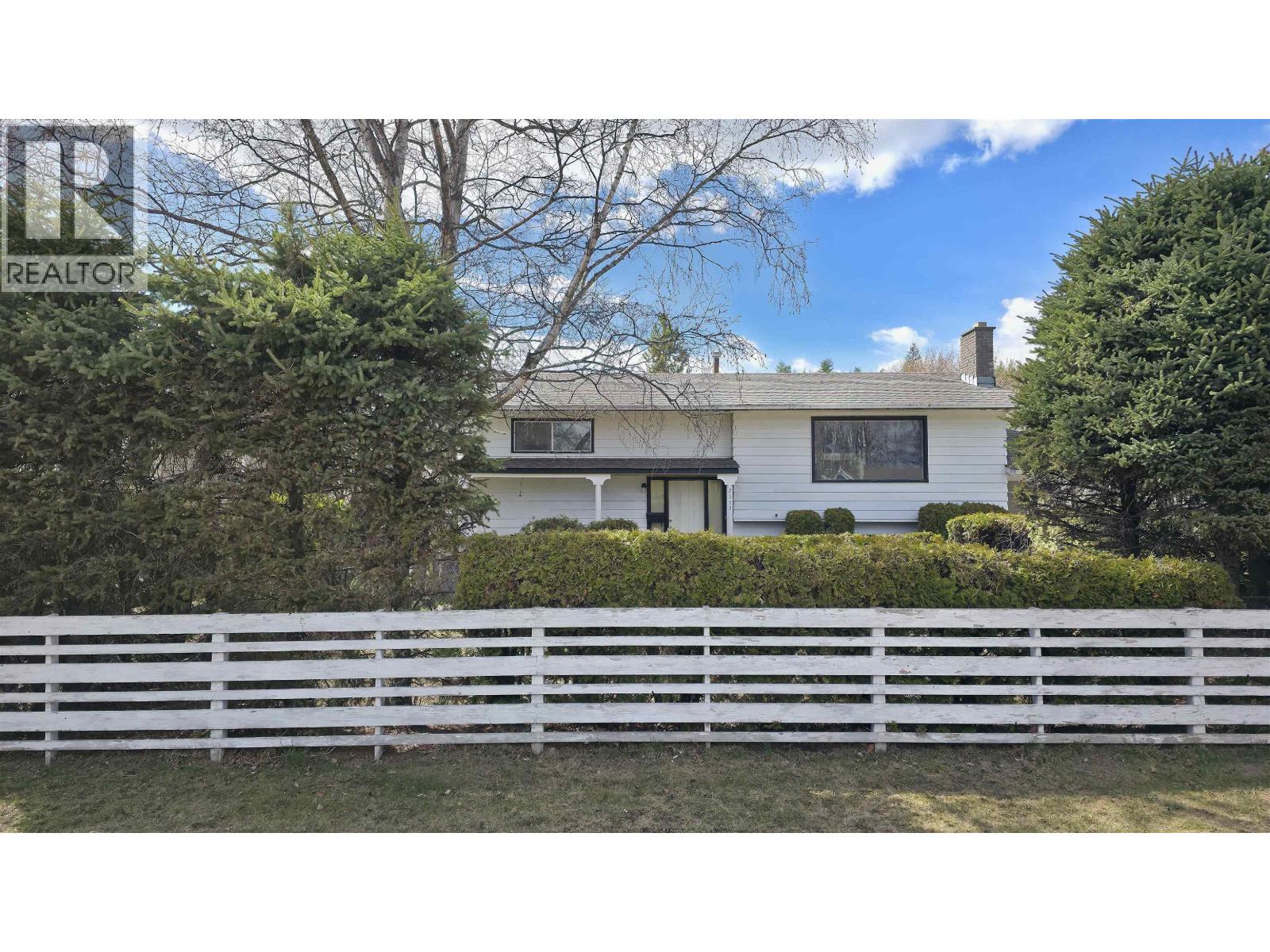 2583 BORDEN CRESCENT — $399,900