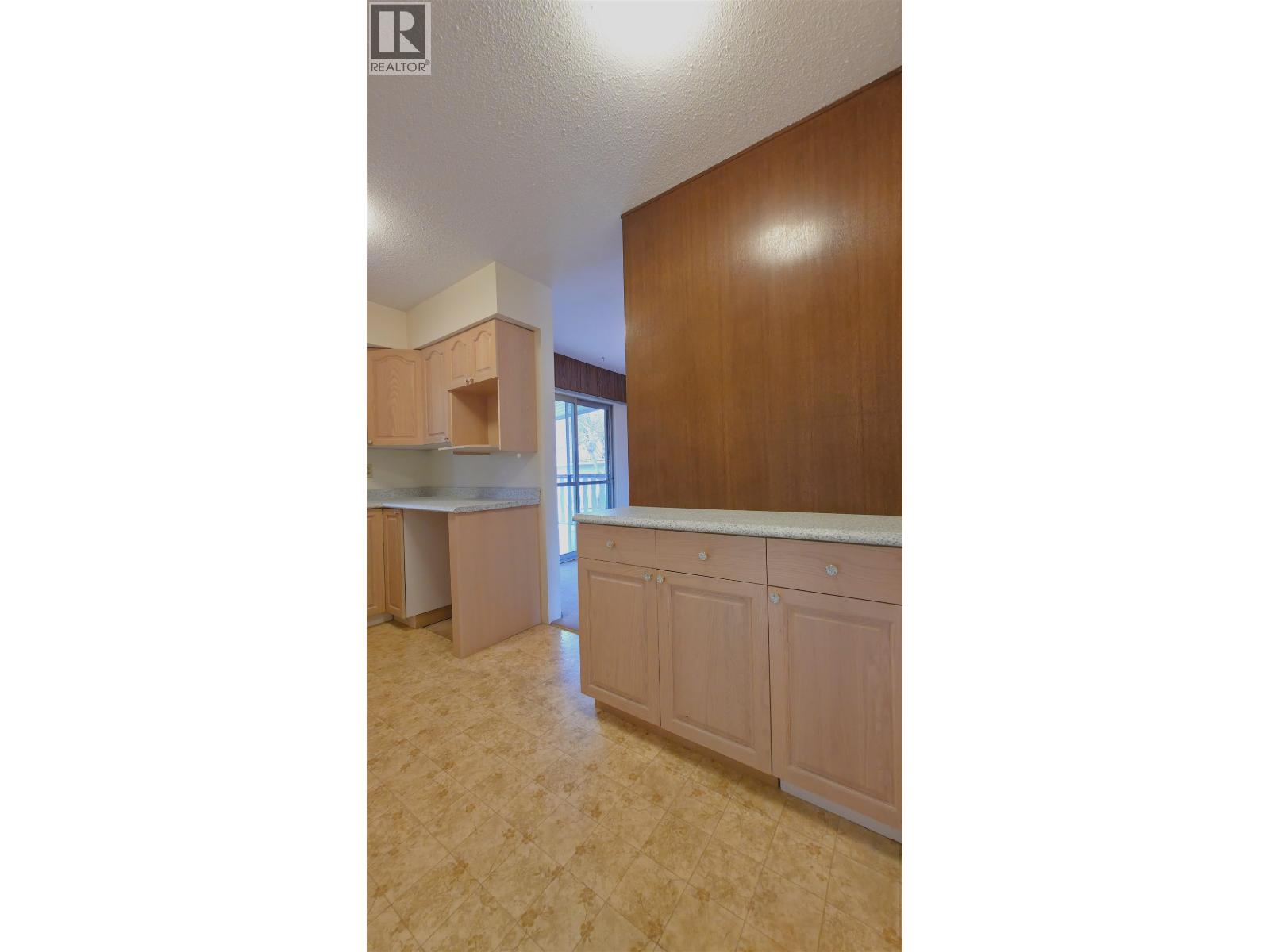 Photo 12 of 31 — 2583 BORDEN CRESCENT · Prince George, BC