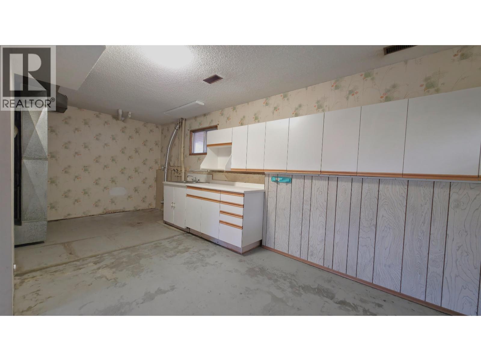 2583 BORDEN CRESCENT - 27