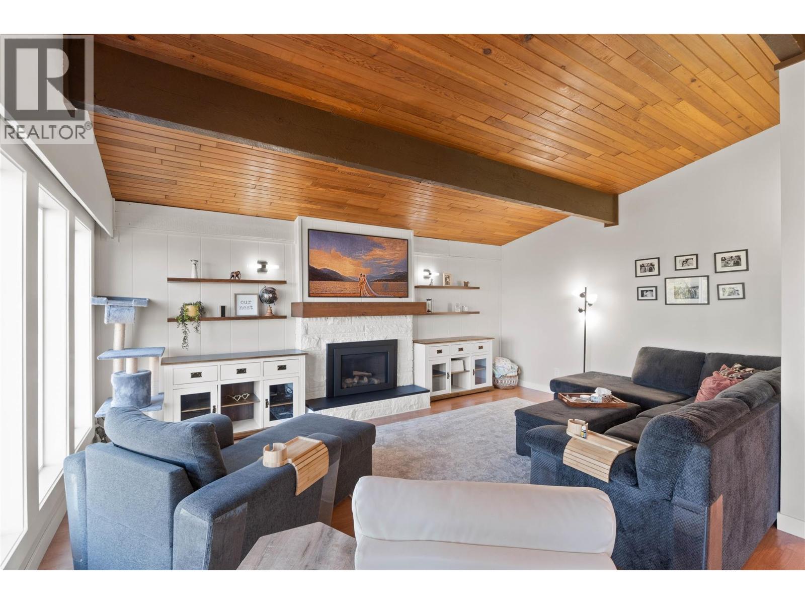 890 GLENEAGLES Drive - 10